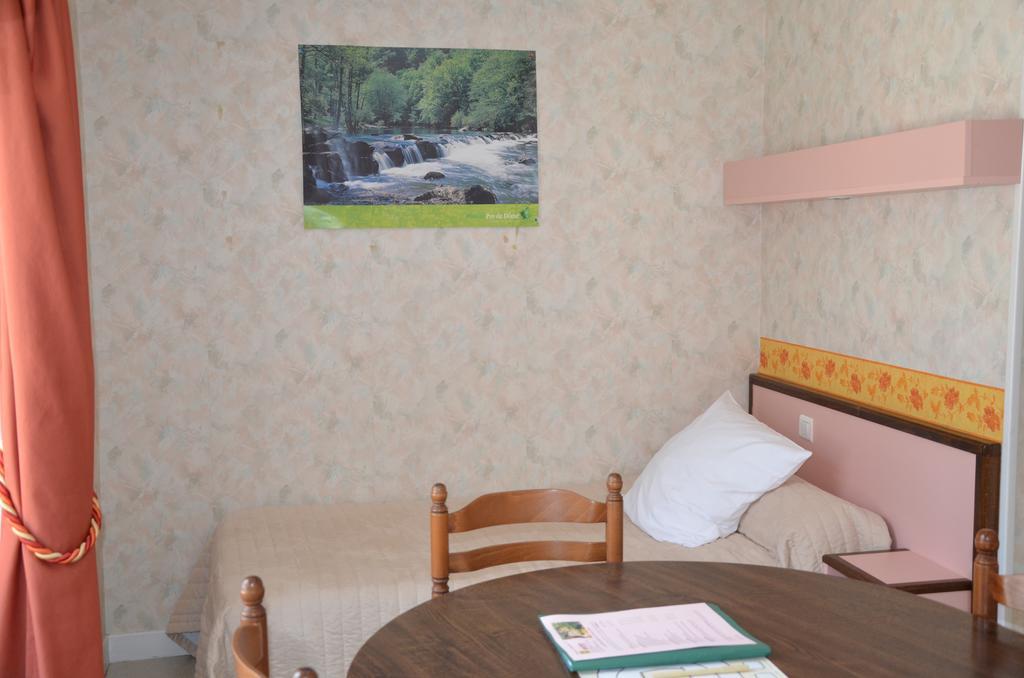 Logis Auberge De L'Allagnonette Saint-Poncy Esterno foto